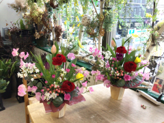 春の花いっぱいのアレンジ 春の花いっぱいのアレンジ