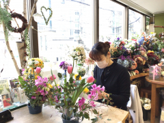 初めて生ける春の花 初めて生ける春の花